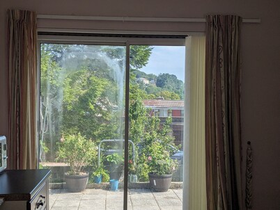 4 Bedroom bungalow in Swansea. Just a shot drive to Mumbles and great beaches.