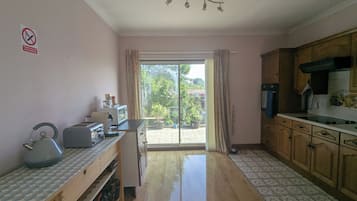 Microondas, horno y parrilla de estufa