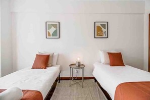 3 bedrooms, desk, iron/ironing board, WiFi