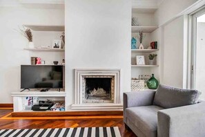 TV, fireplace, offices