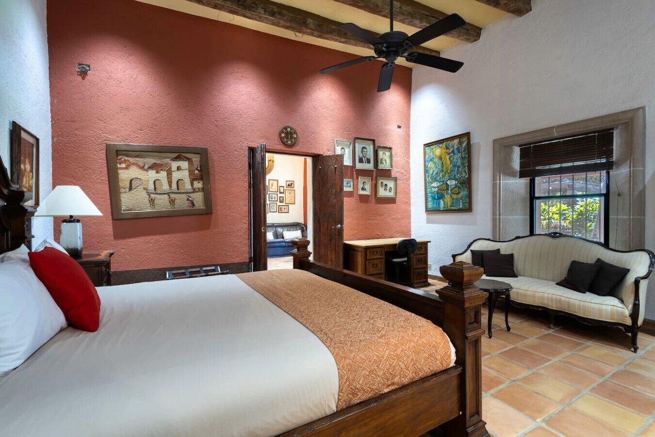 9 chambres, bureau, Wi-Fi, draps fournis