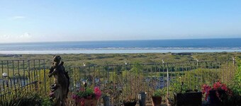 Bayview Cottage Escape in Pendine