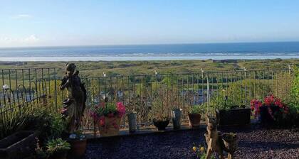 Bayview Cottage Escape in Pendine