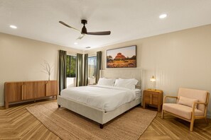 3 bedrooms, desk, iron/ironing board, WiFi (free)