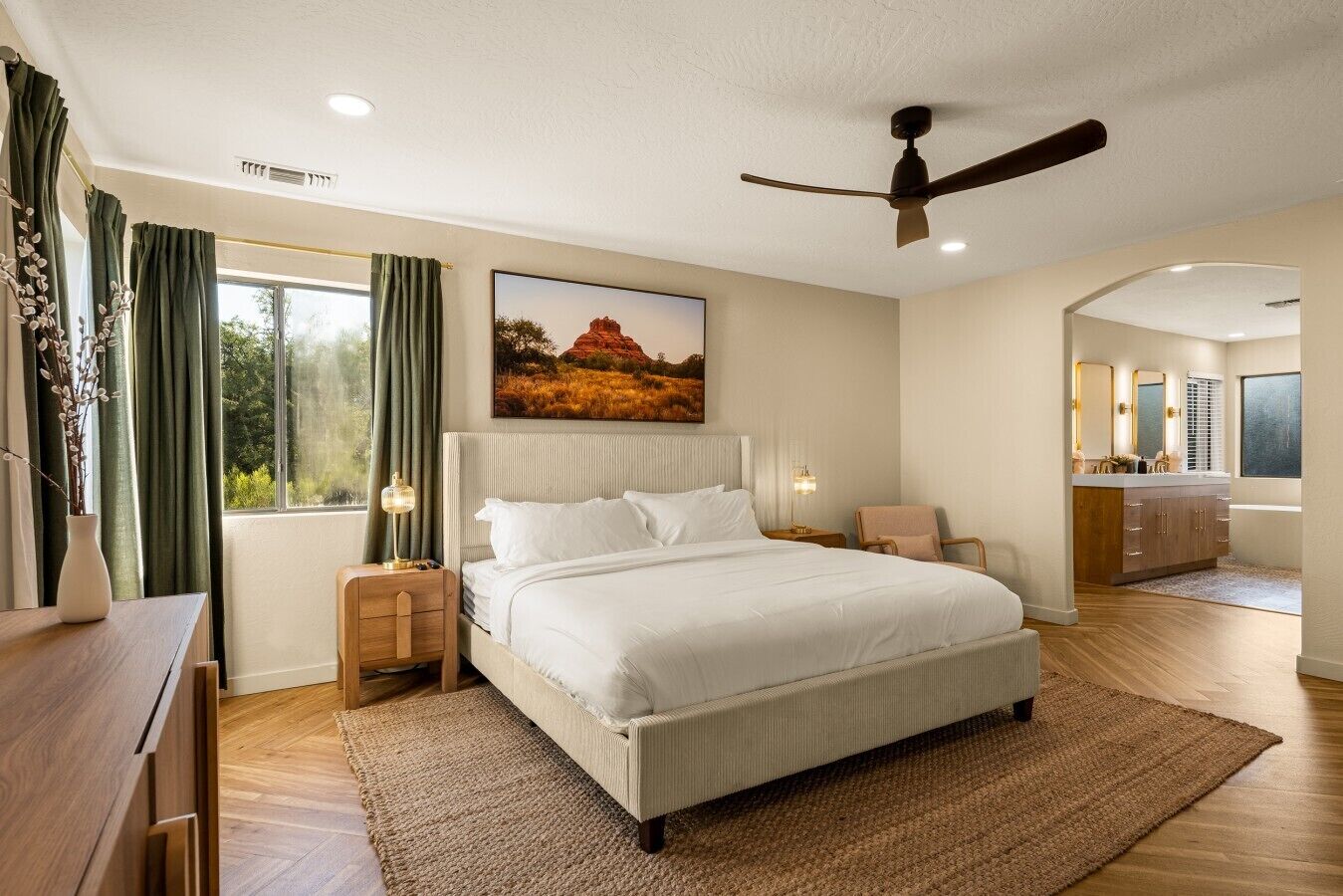 3 bedrooms, desk, iron/ironing board, WiFi (free)