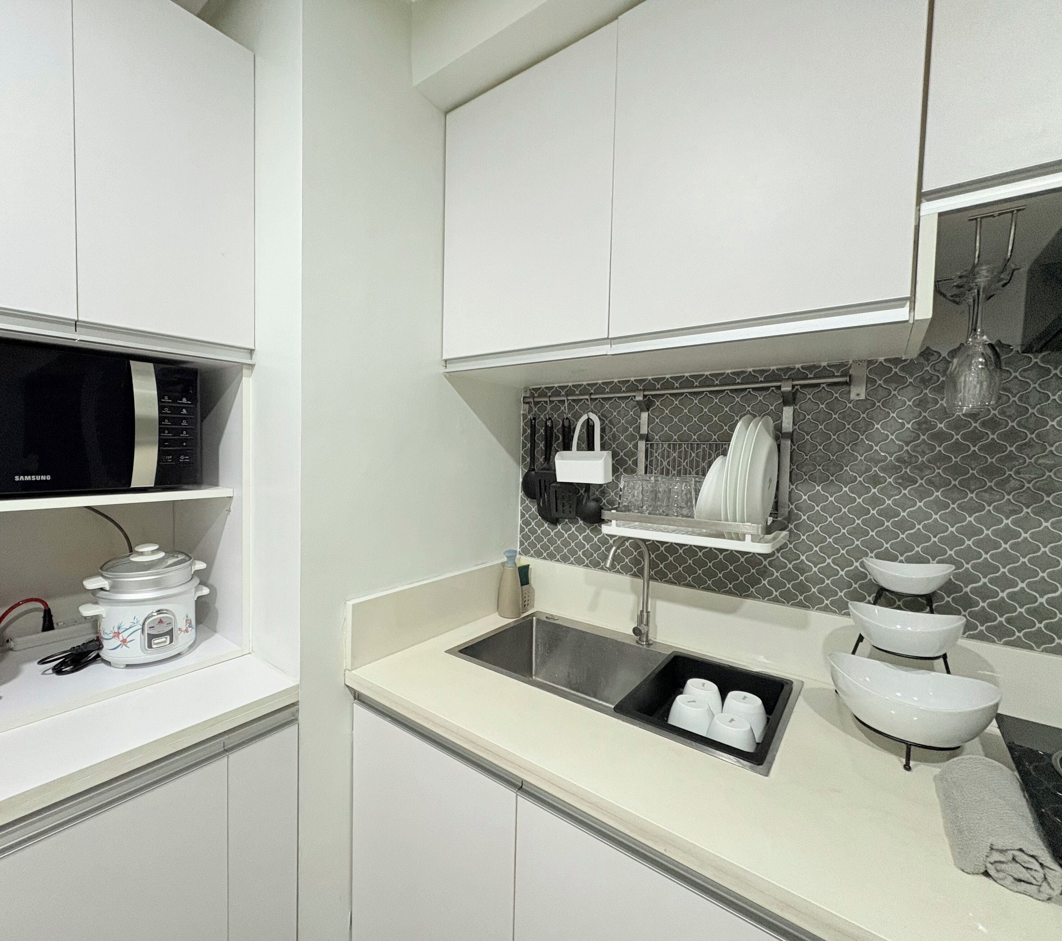 冷蔵庫、電子レンジ、コンロ、電気ポット