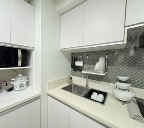 Fridge, microwave, stovetop, electric kettle