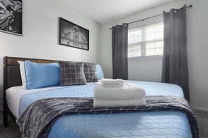 4 slaapkamers, een strijkplank/strijkijzer, reisbedje, wifi