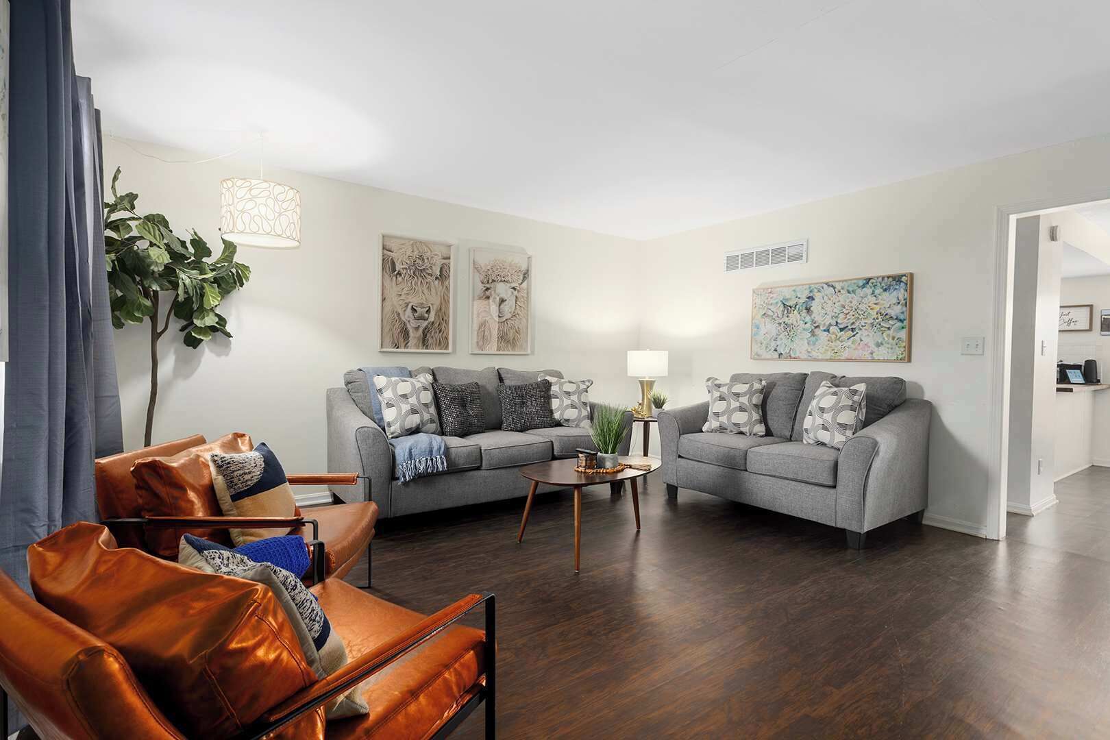 TV, peis og kontorer