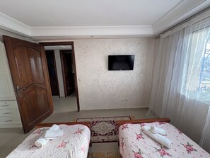 2 bedrooms, iron/ironing board, internet, bed sheets - Villa Jacuzzi 200m from Tamaris beach (Tamaris)