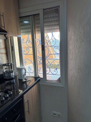 Microwave, oven, stovetop, dishwasher - Villa Jacuzzi 200m from Tamaris beach (Tamaris)