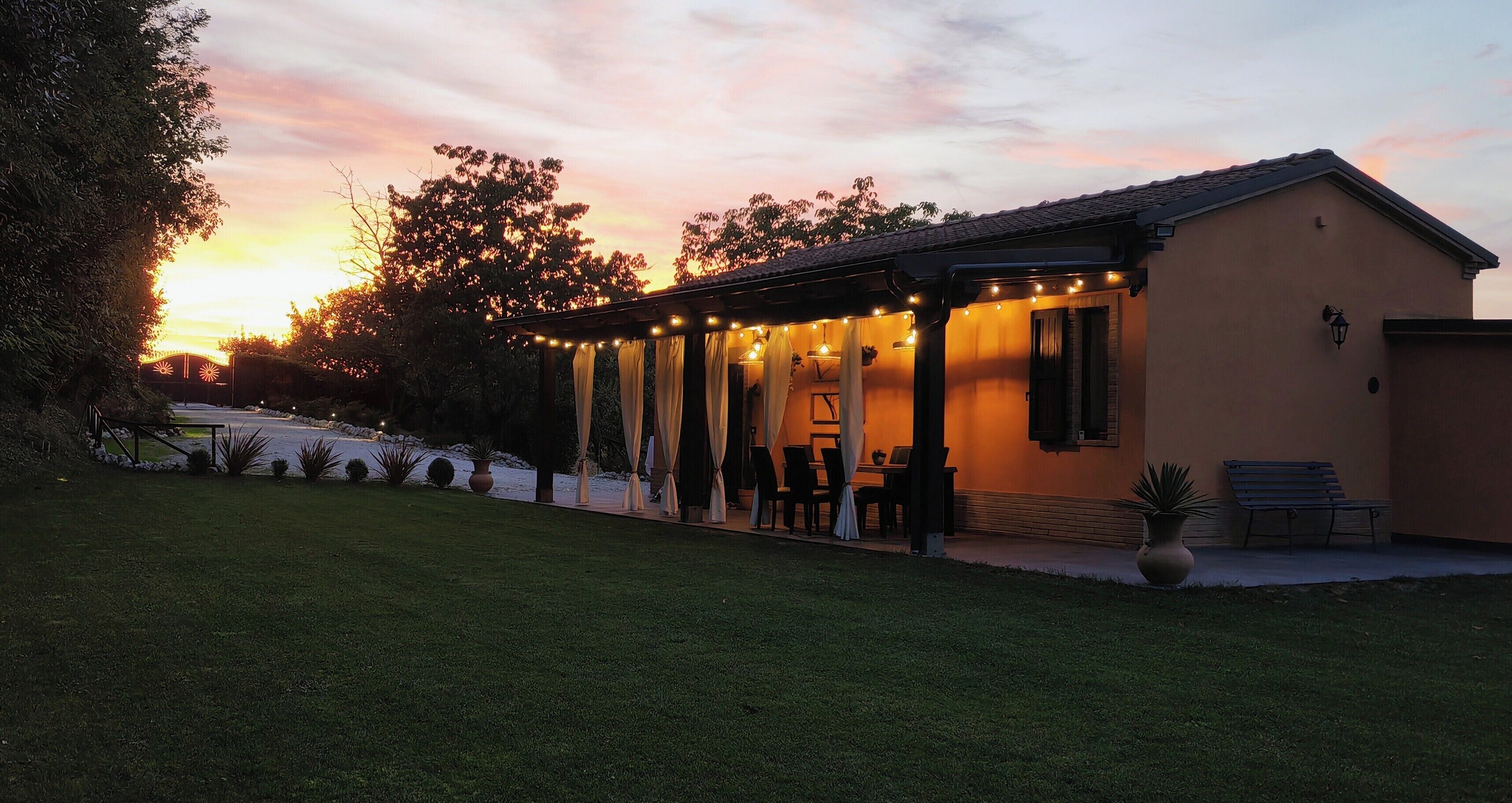 المنشأة من الخارج