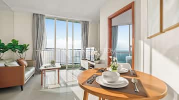 Apartment, 1 Bedroom, Sea View | Dining room