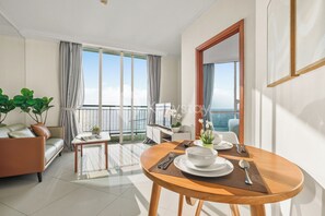 Apartamento, 1 quarto, vista para o mar | Sala de jantar