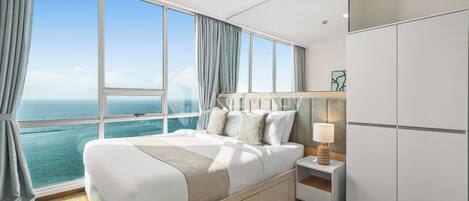 Apartment, 1 Bedroom, Sea View | Laptop workspace, iron/ironing board, free WiFi