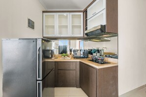Apartamento, 1 quarto, vista para o mar | Cozinha privada | Geladeira grande, micro-ondas, cooktop, panela elétrica de arroz
