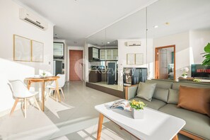 Living area - Mirava by Kozystay - Ancol (Jakarta)