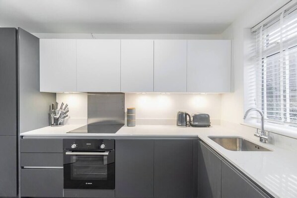 Fridge, microwave, oven, stovetop