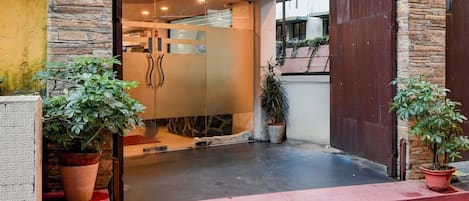 Hus | Reception