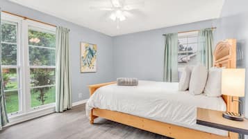 3 habitaciones, tabla de planchar con plancha y cuna de viaje