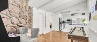 Quiet Pet-Friendly Spot Near It All!