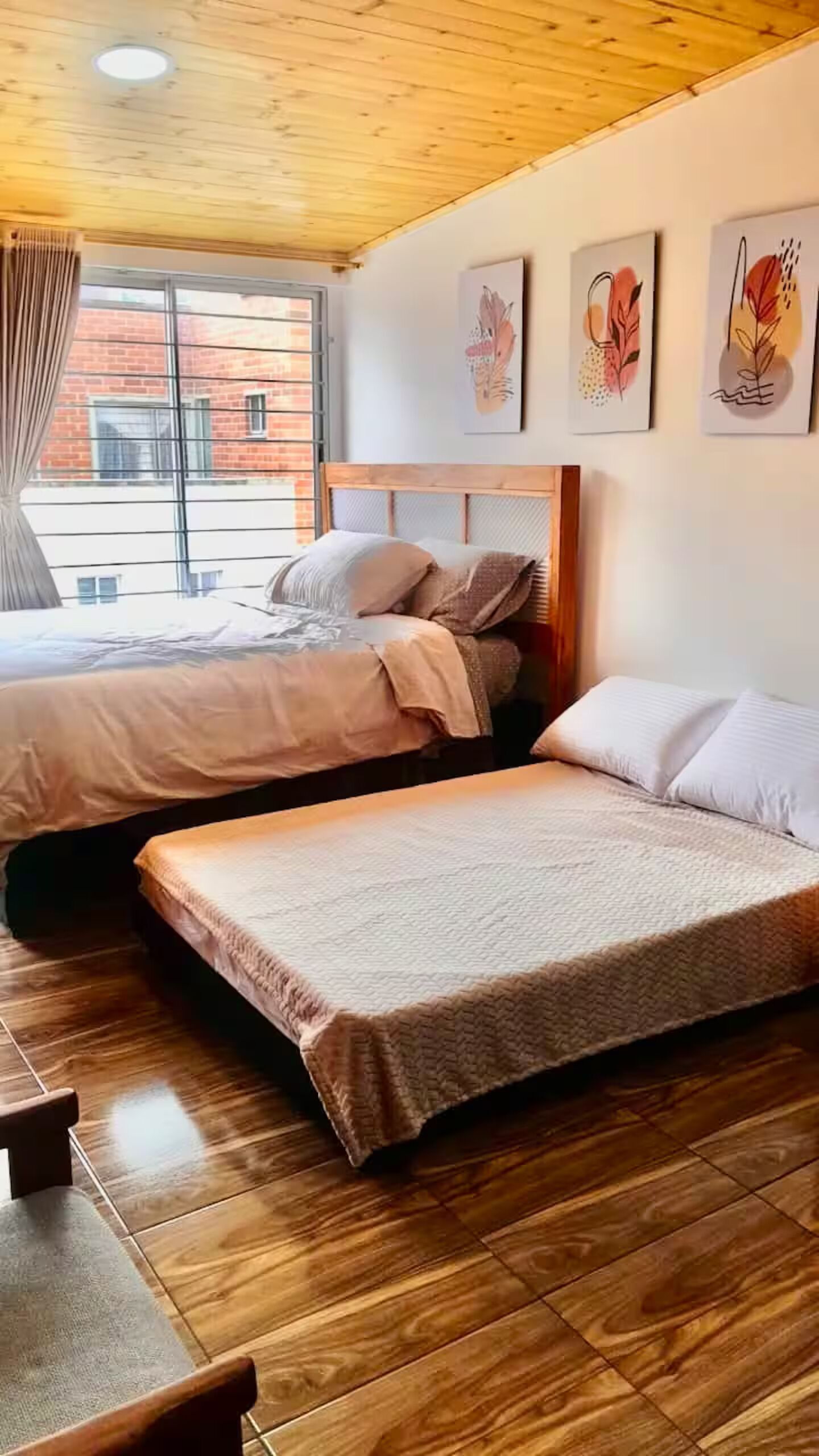 3 dormitorios, tabla de planchar con plancha, wifi gratis y ropa de cama