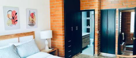 3 soverom, strykejern/-brett, wi-fi (inkludert) og sengetøy