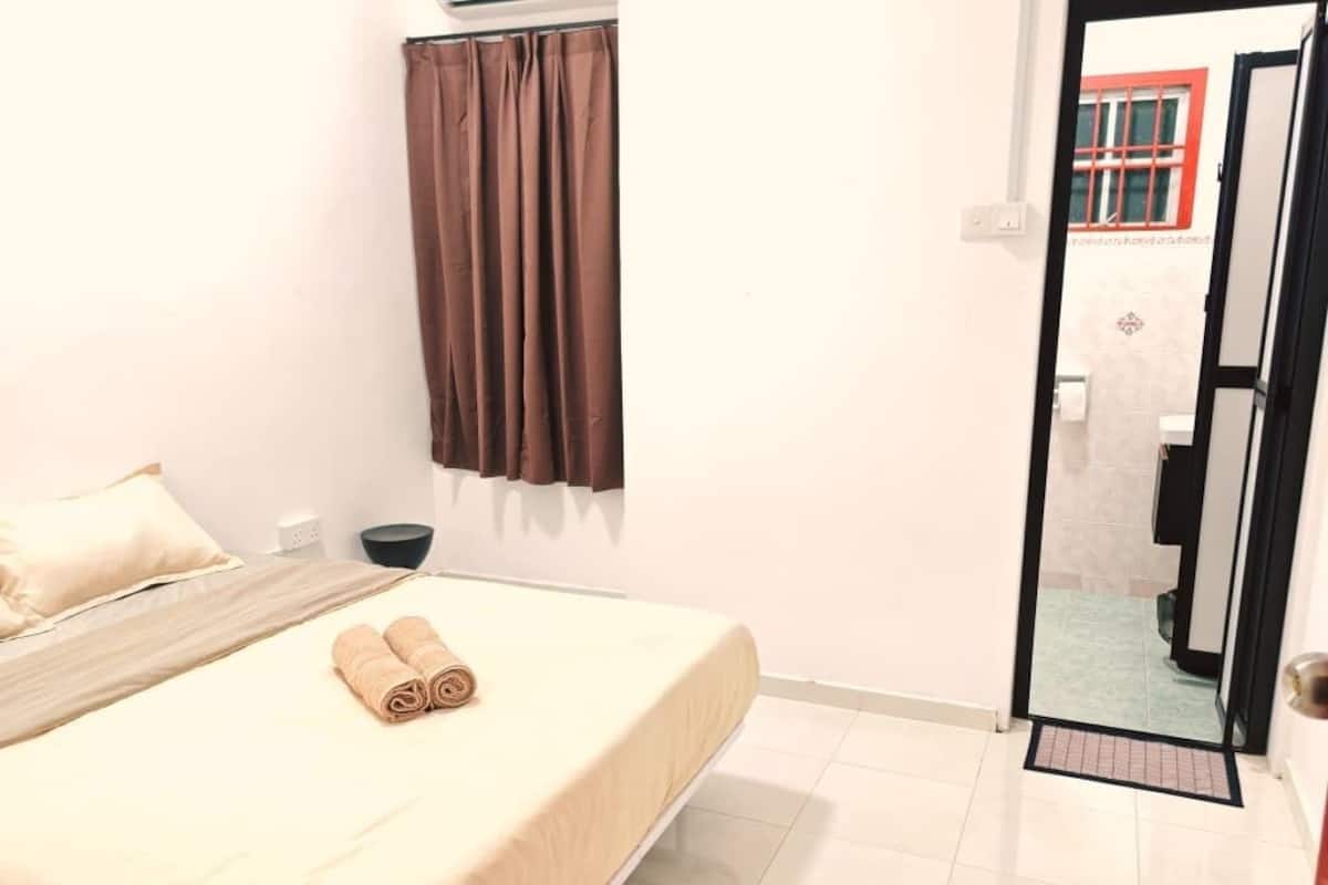 Casa Confort, vista a la ciudad | Tabla de planchar con plancha, wifi gratis y ropa de cama