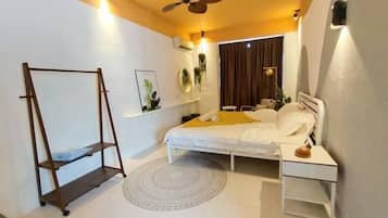 Basic House, Non Smoking | Iron/ironing board, free WiFi, bed sheets