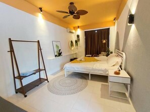 Casa bàsica, no fumadors | Planxa i posts de planxar, wifi gratuïta i roba de llit 