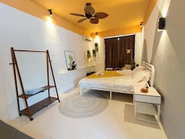 Basic House, Non Smoking | Iron/ironing board, free WiFi, bed sheets