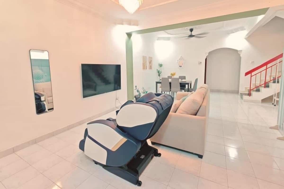 Comfort House, City View | Living area