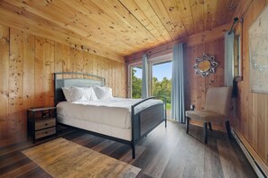 4 bedrooms, desk, iron/ironing board, WiFi