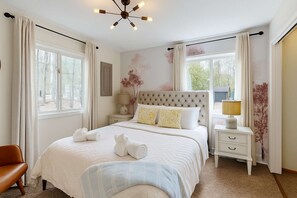 3 slaapkamers, een strijkplank/strijkijzer, beddengoed