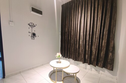 Wonderful 4-bedroom house with AC in Bukit Bakri