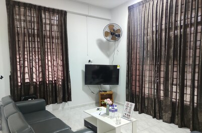 Wonderful 4-bedroom house with AC in Bukit Bakri
