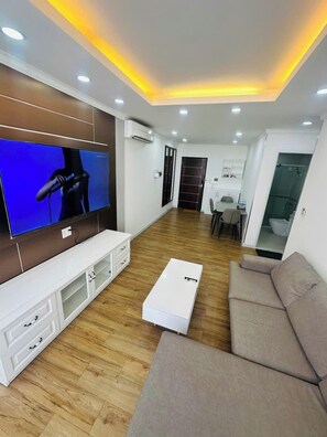 Premier Apartment | Living area | Fireplace, heated floors - Sky Garden 3 (Seven)