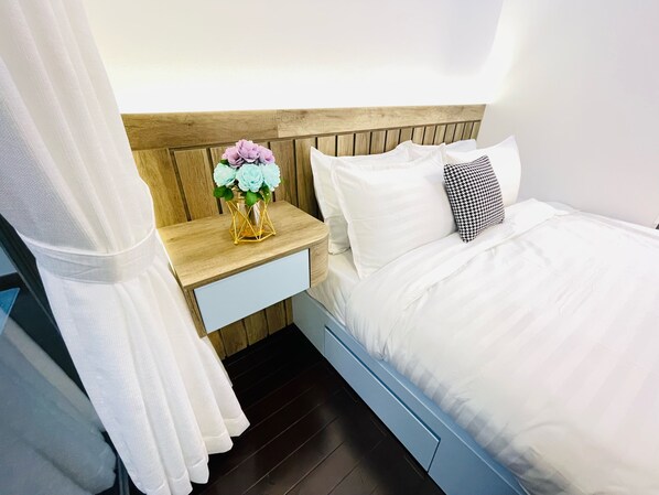 Deluxe Condo, City View | Desk, laptop workspace, free WiFi