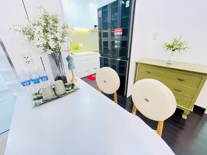 Deluxe Condo, City View | Living area