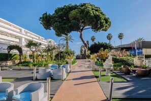 Terrace/patio - Terrace Room w/ Complimentary Parking - Walk to the Beach | 2 Units (Albufeira)