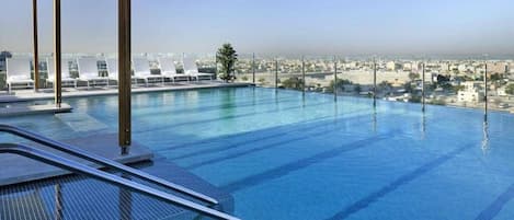 Piscine extérieure, piscine chauffée
