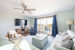 تلفزيون، مشغل دي في دي، مكتب