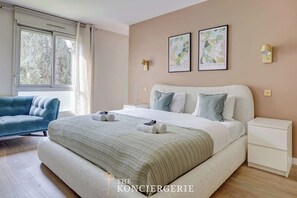 5 bedrooms, iron/ironing board, travel cot, WiFi