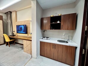 Economy Twin Room | Living area