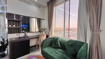 Egyptian cotton sheets, premium bedding, laptop workspace, free WiFi