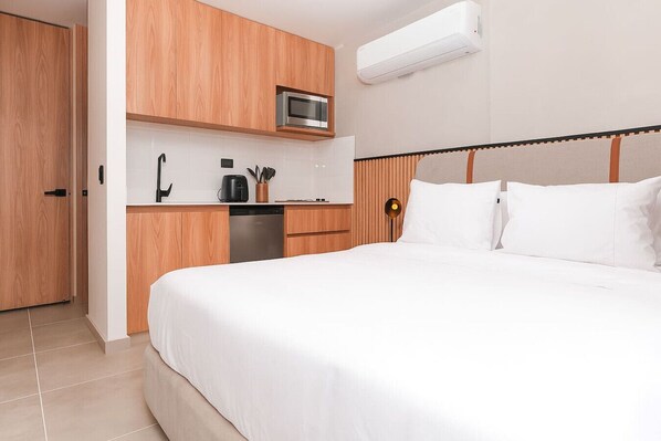 1 bedroom, desk, iron/ironing board, free WiFi