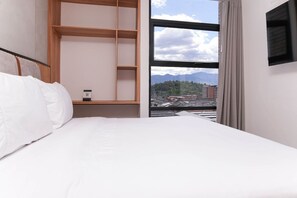 1 bedroom, desk, iron/ironing board, free WiFi