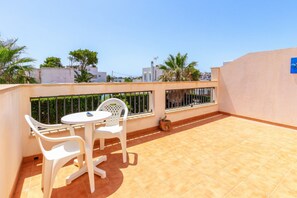 Villa | Balcony