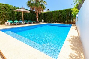 Villa | Pool | Indoor pool, outdoor pool