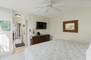 2 bedrooms, in-room safe, iron/ironing board, free WiFi